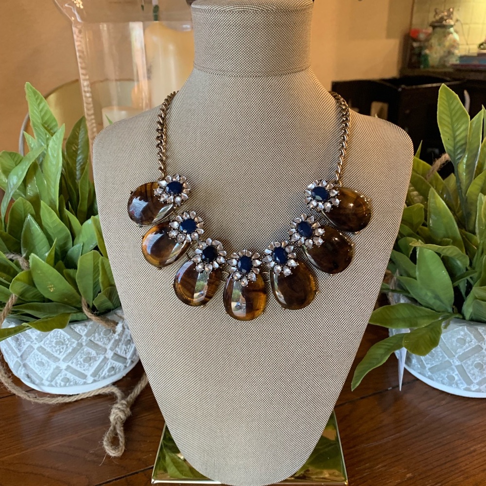 Bauble bar tortoise statement necklace